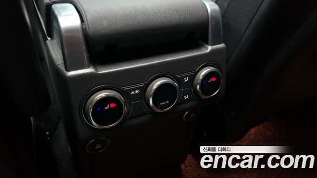 Land Rover Discovery 5 2018 — Photo 19/20