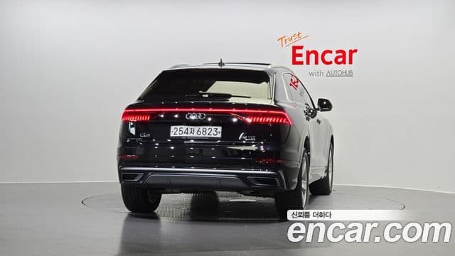 Audi Q7 2020 — ფოტო 4/20