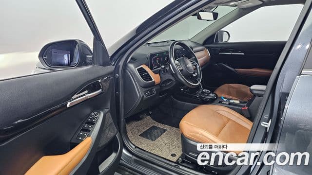 Kia Seltos 2023 — Şəkil 19/20