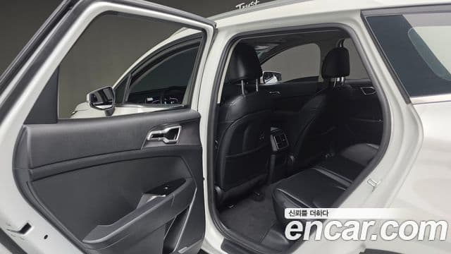 Kia Sportage 2023 — ფოტო 18/20