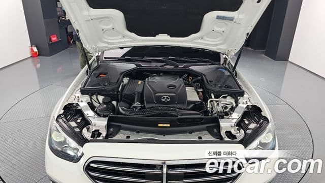 Mercedes-Benz E-Class 2023 — фото 6 из 20