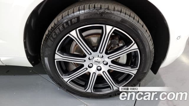 Volvo XC60 2019 — фото 5 из 20