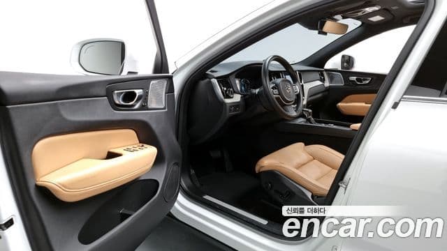 Volvo XC60 2019 — Şəkil 10/20