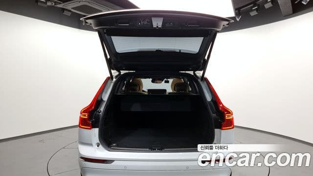 Volvo XC60 2019 — Şəkil 20/20