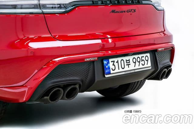 Porsche Macan 2023 — ფოტო 7/20