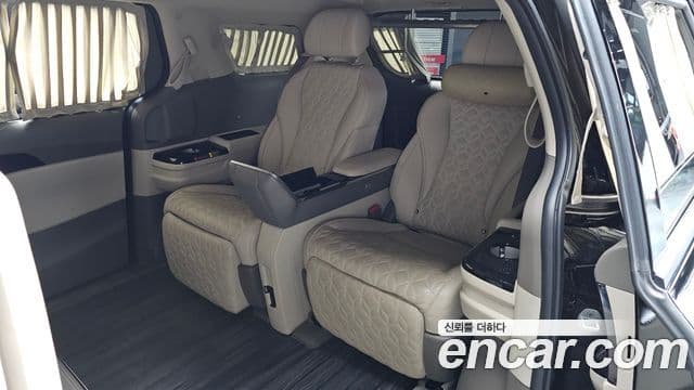 Kia Carnival 2021 — ფოტო 12/20