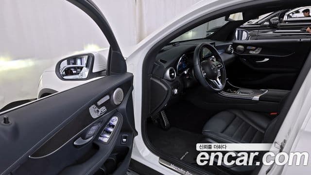 Mercedes-Benz GLC-Class 2023 — Photo 19/20