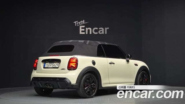 Mini Cooper S Convertible 2021 — Фото 2/20
