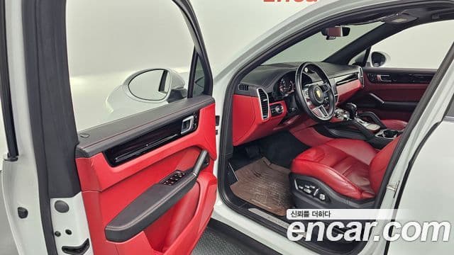 Porsche Cayenne 2020 — фото 10 из 20