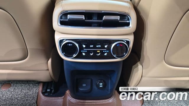 Genesis GV80 2023 — ფოტო 19/20