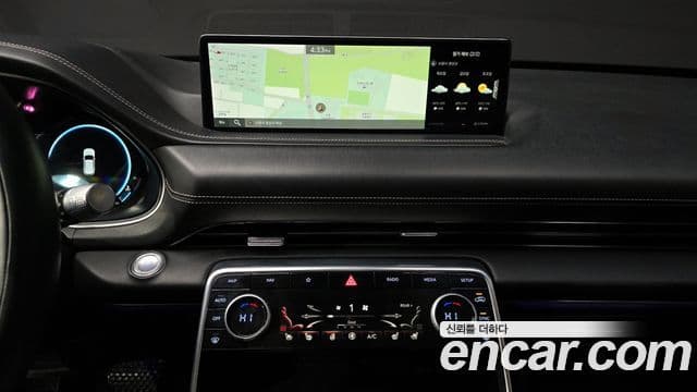 Genesis GV80 2020 — ფოტო 14/20