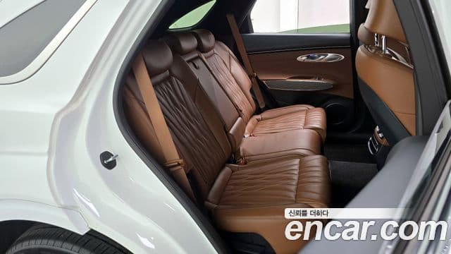 Genesis GV70 2021 — ფოტო 12/20