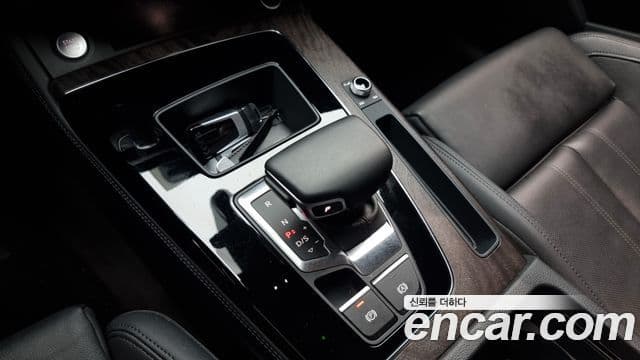 Audi Q5 2023 — Şəkil 9/20