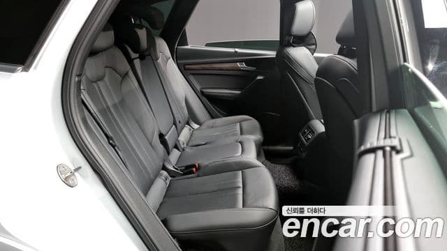Audi Q5 2023 — Şəkil 12/20