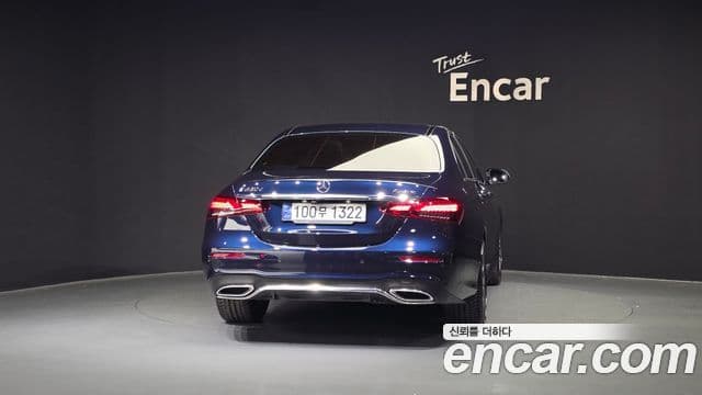 Mercedes-Benz E-Class 2020 — ფოტო 4/20