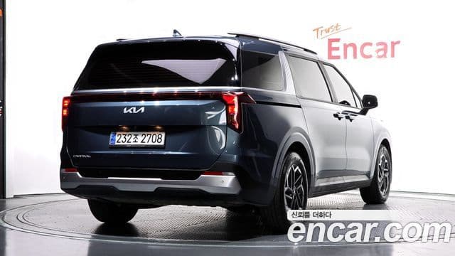 Kia Carnival 2024 — ფოტო 2/20