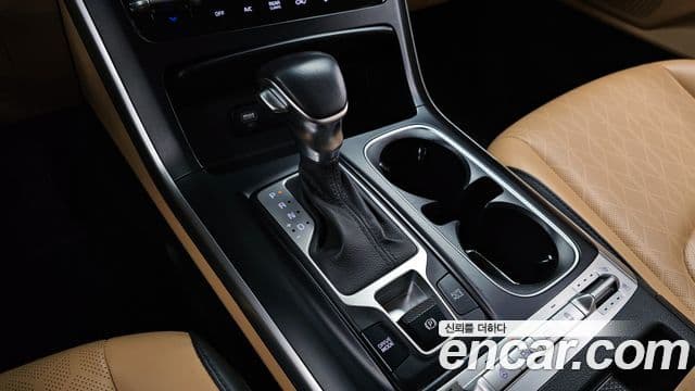 Kia Carnival 2022 — ფოტო 9/20