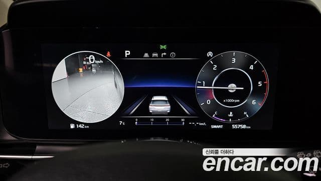 Kia Carnival 2023 — ფოტო 8/20