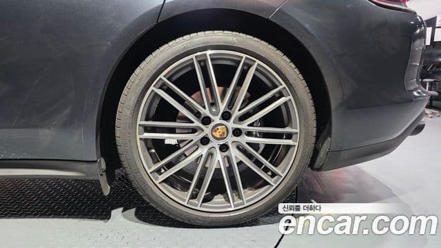 Porsche Panamera 2021 — Photo 26/31