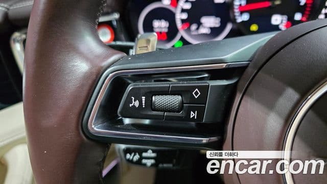 Porsche Panamera 2021 — Photo 13/31