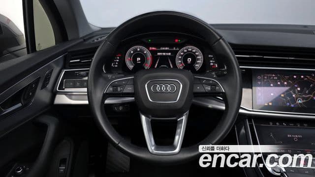 Audi Q7 2021 — ფოტო 13/20