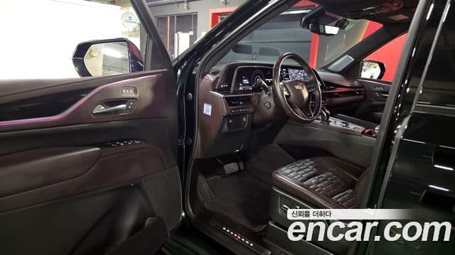 Cadillac Escalade 2023 — фото 10 из 20