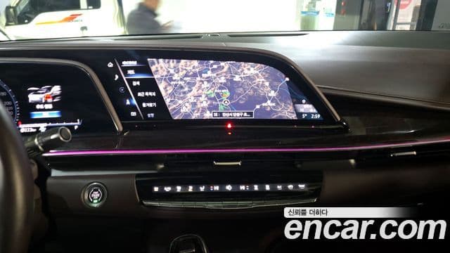 Cadillac Escalade 2023 — фото 17 из 20