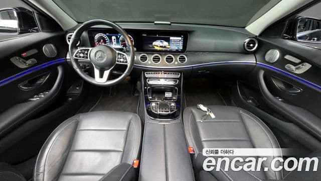 Mercedes-Benz E-Class 2018 — ფოტო 7/20