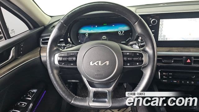 Kia K5 2021 — ფოტო 13/20