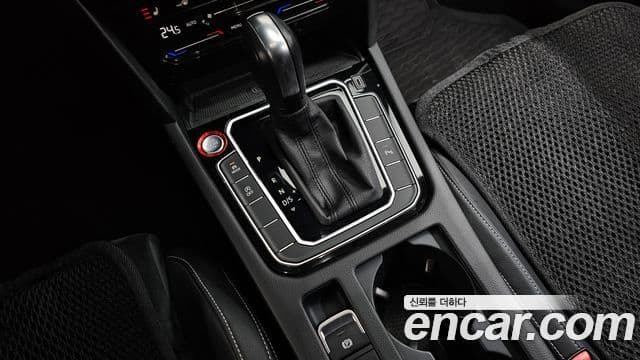 Volkswagen Passat GT 2021 — Şəkil 9/20