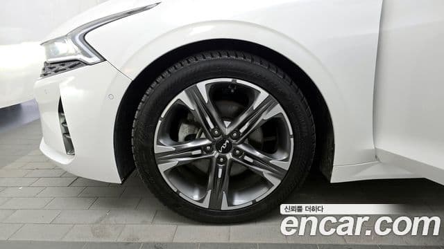 Kia K5 2021 — ფოტო 5/20