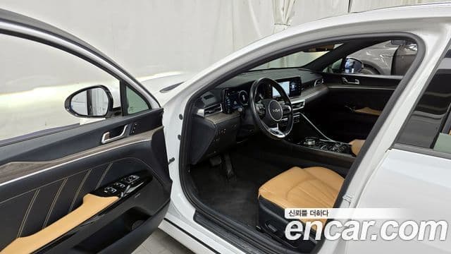 Kia K5 2021 — ფოტო 10/20
