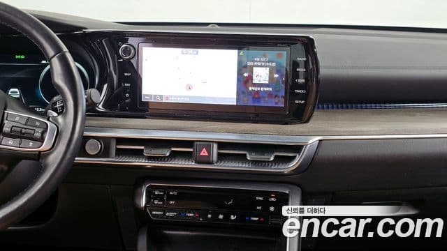 Kia K5 2021 — ფოტო 14/20