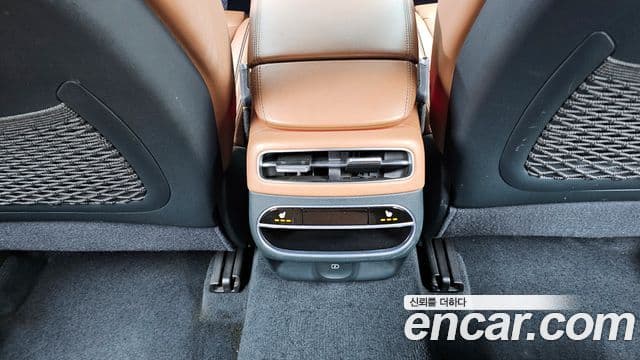 Genesis GV70 2021 — Şəkil 19/20