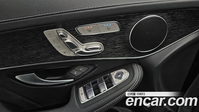Mercedes-Benz GLC-Class 2022 — ფოტო 18/20