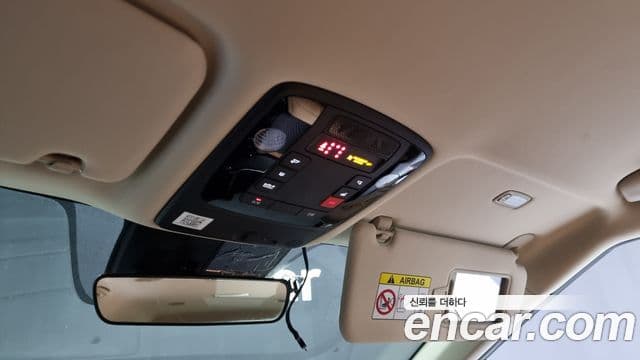 Kia Carnival 2023 — Şəkil 18/20
