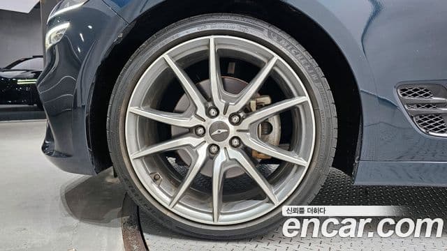 Genesis G70 2020 — ფოტო 5/20
