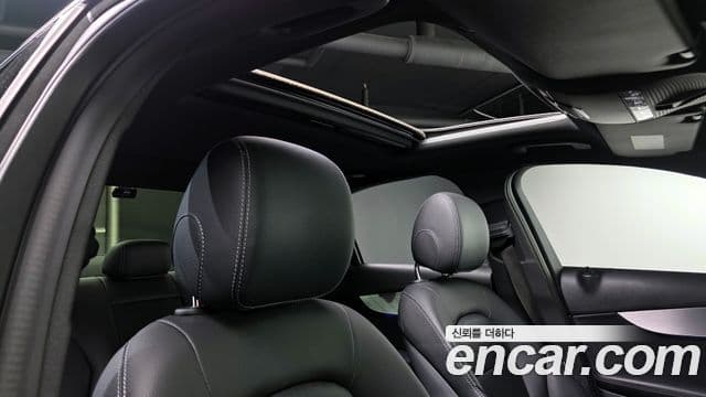 Mercedes-Benz C-Class 2020 — ფოტო 18/20