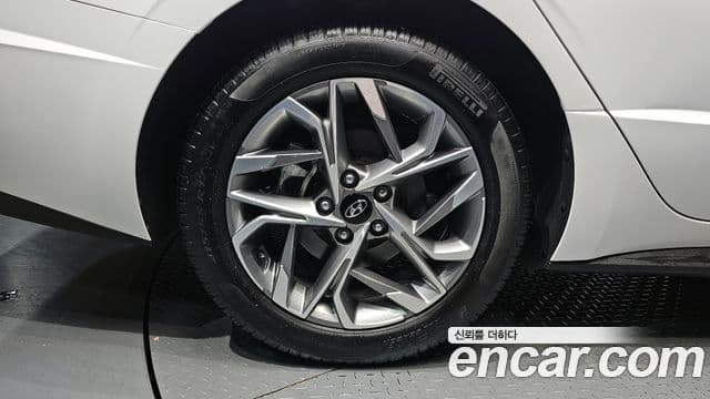 Hyundai Sonata 2019 — ფოტო 5/20