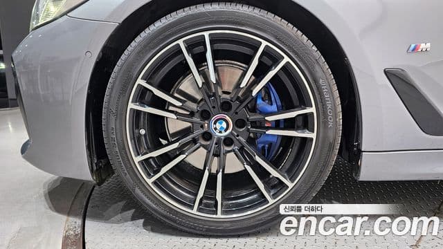 BMW 5 Series 2023 — ფოტო 5/20