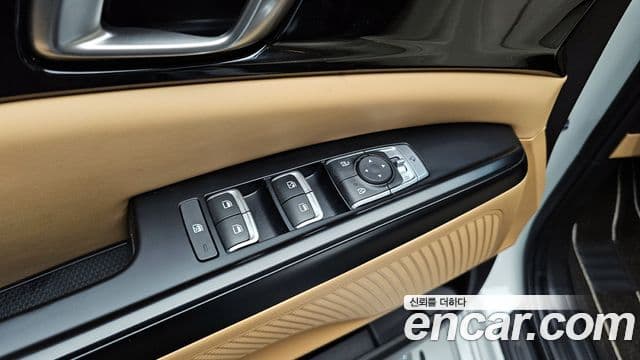 Kia Carnival 2023 — фото 14 из 20