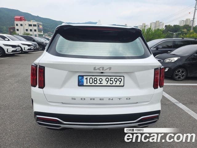 Kia Sorento 2022 — Фото 3/20