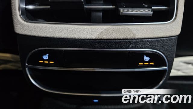 Genesis GV70 2022 — ფოტო 18/20