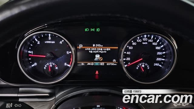 Kia Carnival 2022 — Фото 8/20