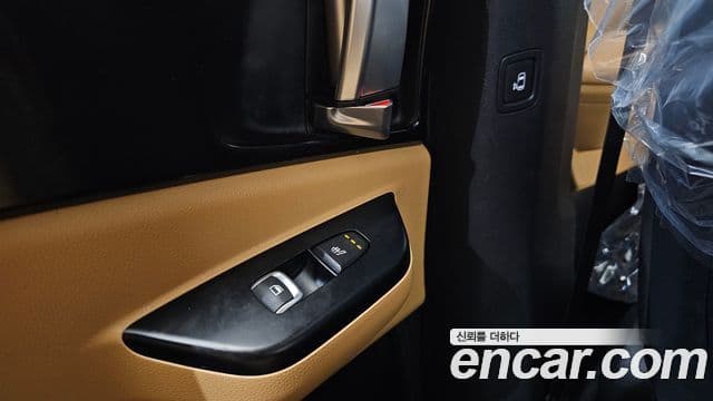 Kia Carnival 2022 — Фото 19/20