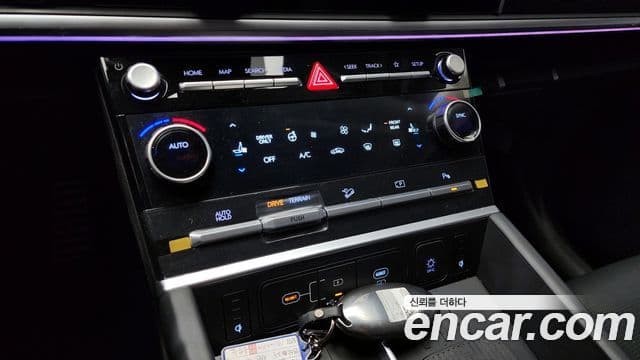 Hyundai Santa Fe 2023 — Şəkil 16/20