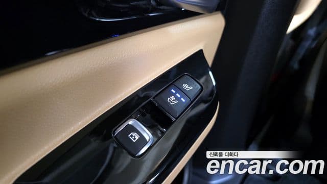 Kia Carnival 2022 — Şəkil 17/20