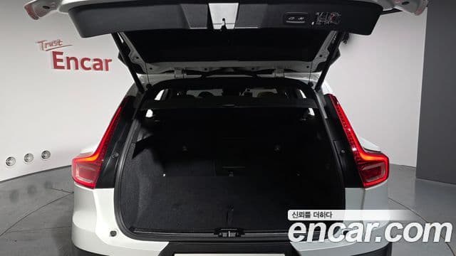 Volvo XC40 2020 — ფოტო 20/20