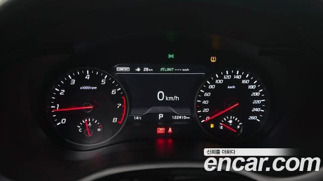 Kia Stinger 2018 — ფოტო 4/20