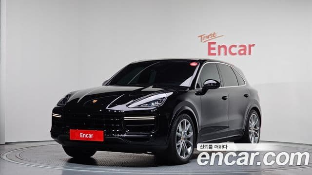 Porsche Cayenne 2023 — ფოტო 10/20